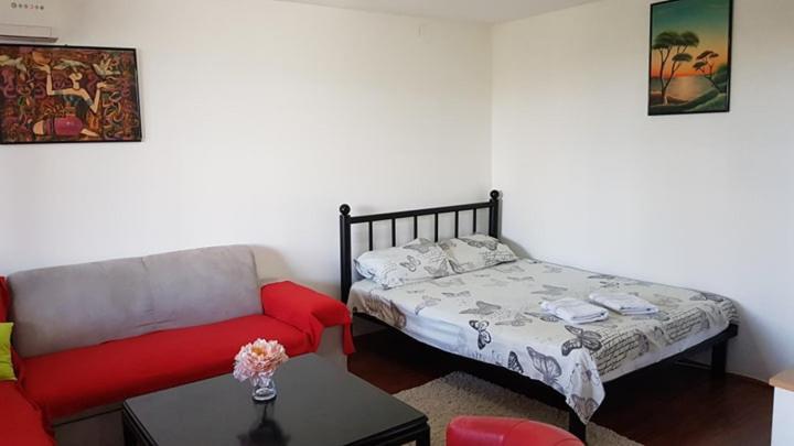 Apartment Dina Skopje Zewnętrze zdjęcie