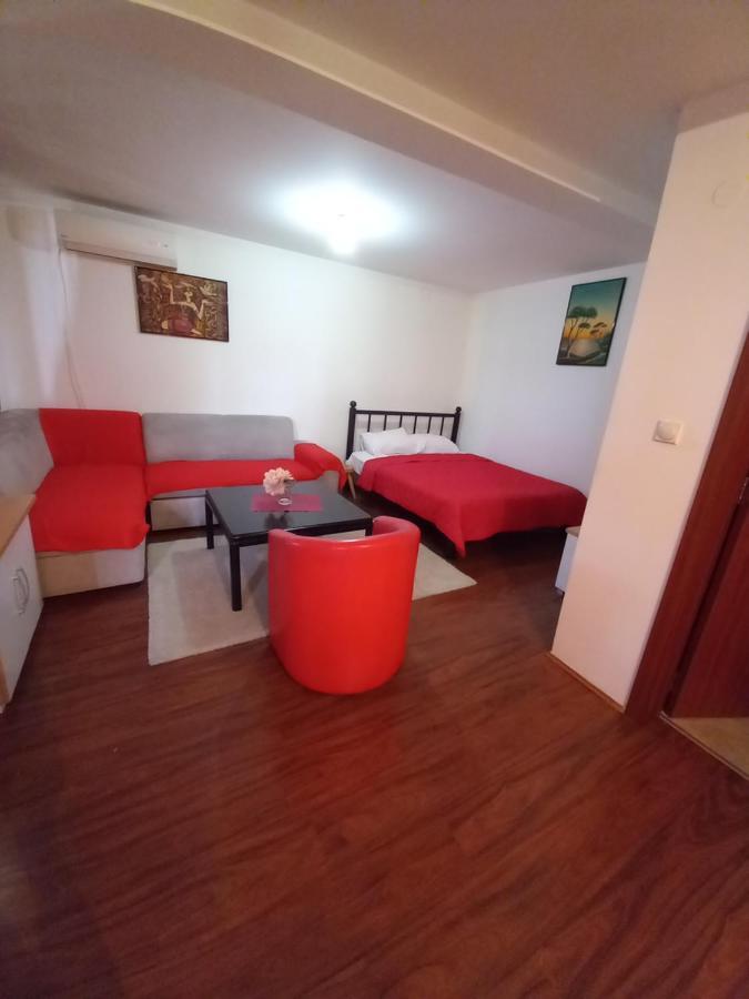 Apartment Dina Skopje Zewnętrze zdjęcie