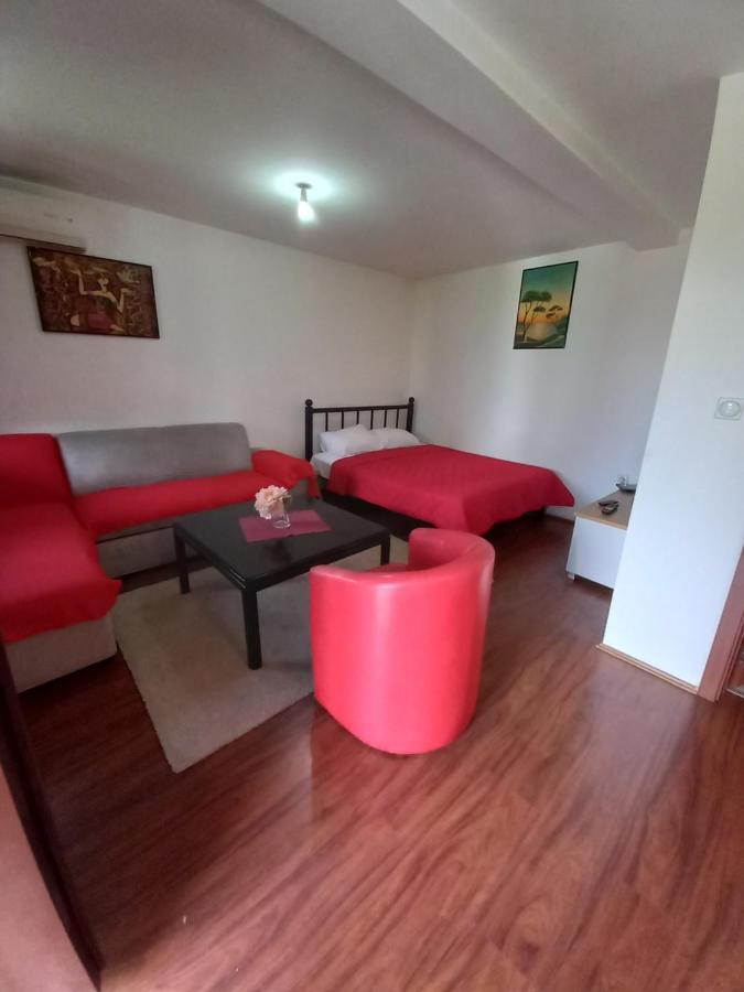 Apartment Dina Skopje Zewnętrze zdjęcie